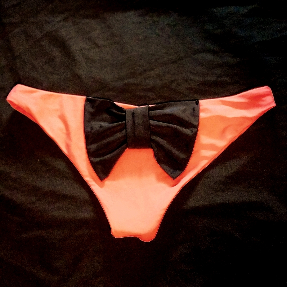 Swimsuit bottoms